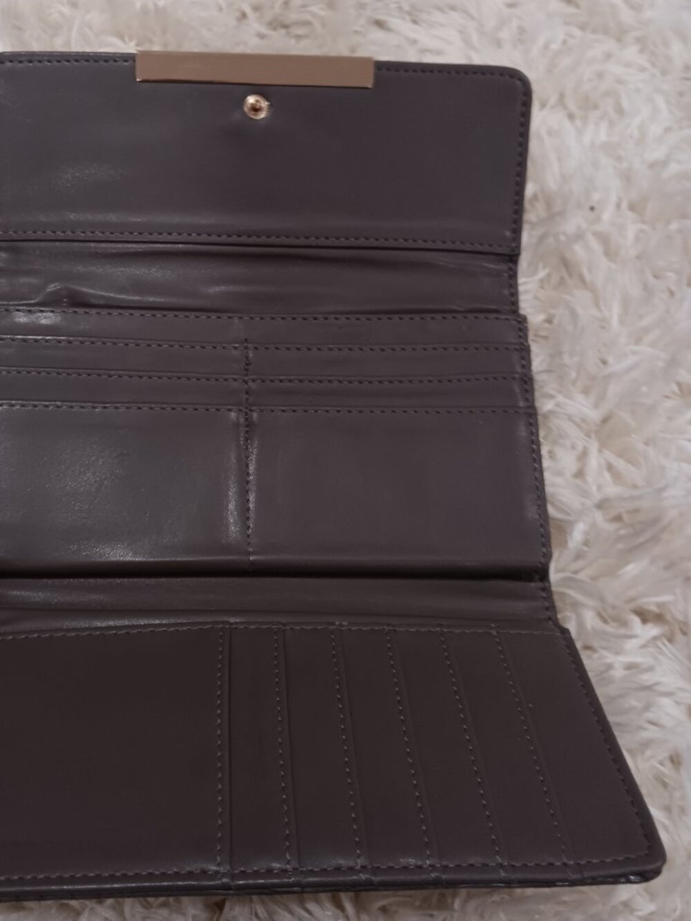 BCBG Paris wallet - Picture 4 of 6